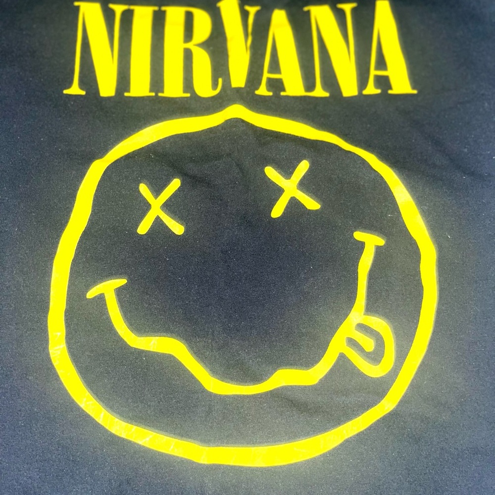 Nirvana t shirt black and yellow band t shirt size M